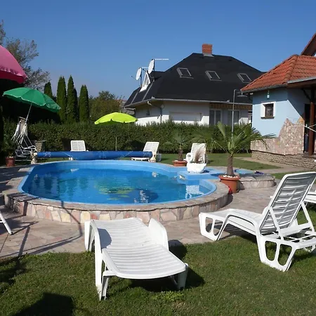 In Balatonmariafürdo 19326