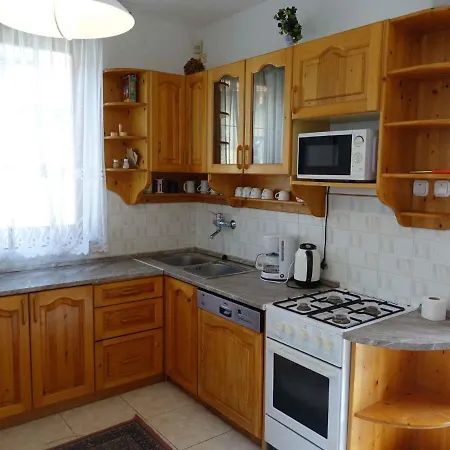 In Balatonmariafürdo 19326 Ferienhaus Balatonmáriafürdő