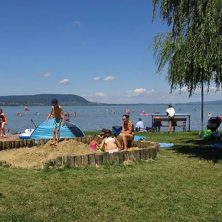 In Balatonmariafürdo 19326 Ferienhaus