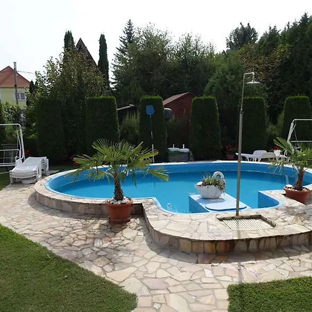 In Balatonmariafürdo 19326 Ferienhaus Balatonmáriafürdő